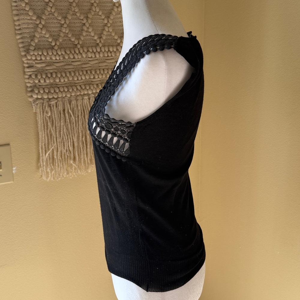 Gucci Elegant Black Lace Shoulder Women's Top size small - Picture 3 of 5